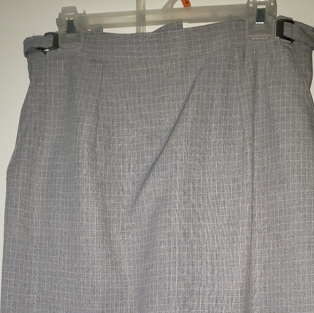 Gray pencil skirt